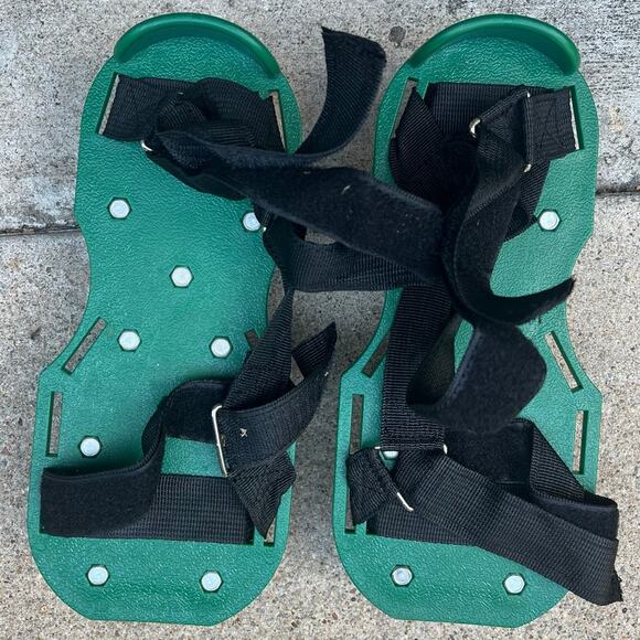 Pair Lawn Yard Grass Aerator Shoes Loosen The Soil & Root Growth Shoes for Lawn - Picture 3 of 8